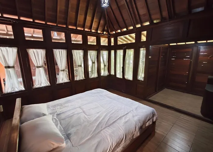Dw Joglo Retreat 3* Munggu
